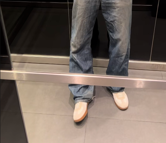 Simon, 28