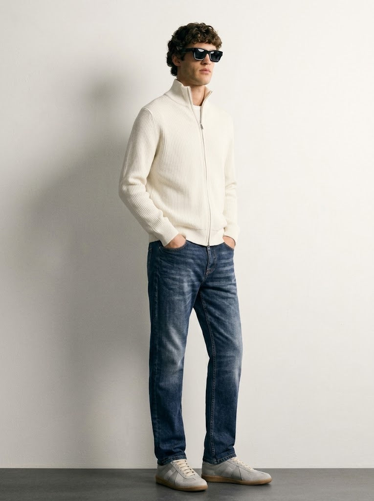 VINTAGE DARK WASH STRAIGHT JEANS