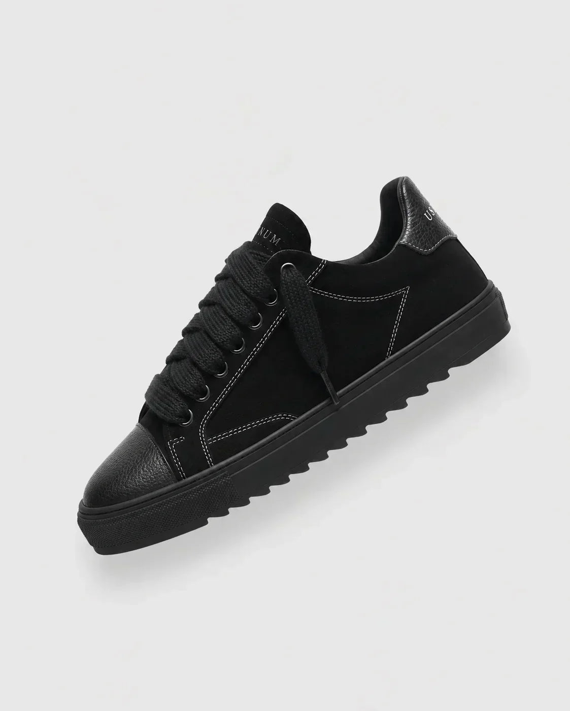 NUM SNEAKER